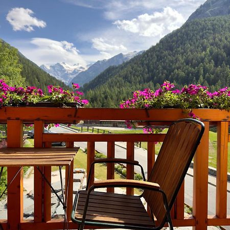 Hotel Le Bouquet - Adults Only Cogne Bagian luar foto